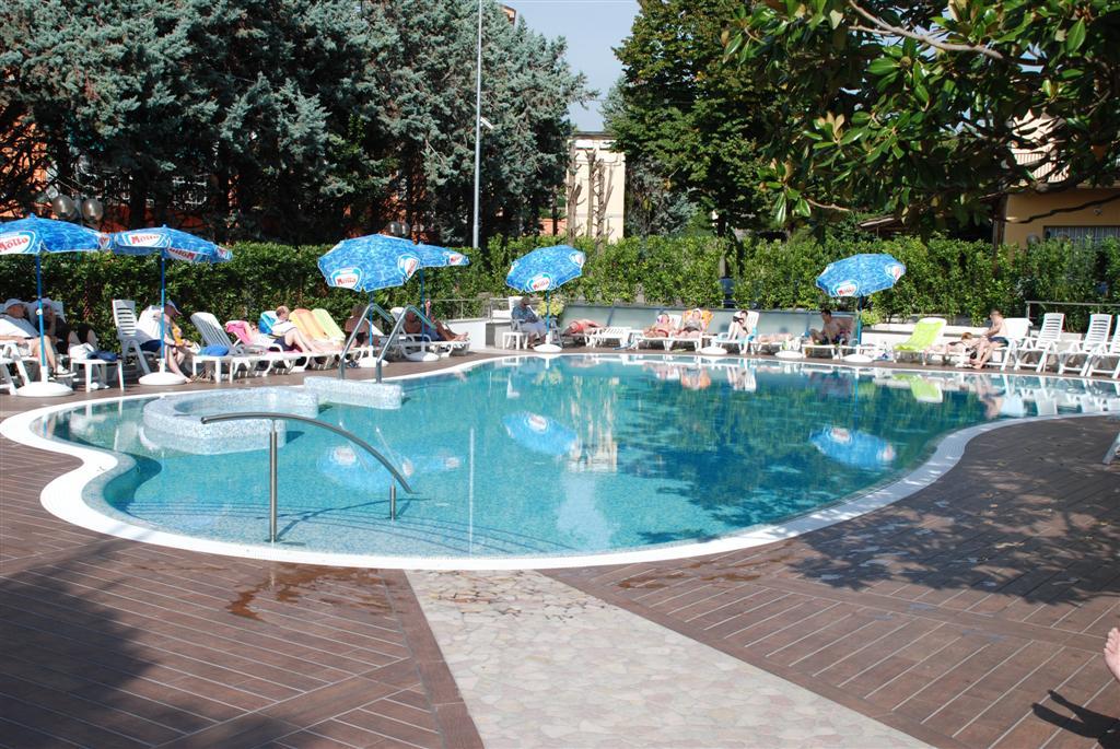 Hotel Bisesti ***S Garda  Exterior foto